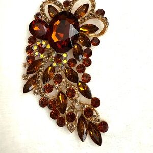 Elegant Brown Rhinestone’s Brooch / Pendant NWOT